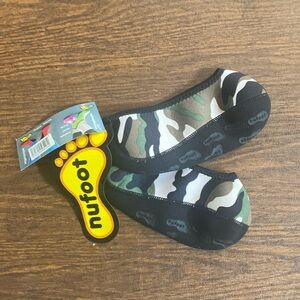 Camo flats. Small 4-5 non skid soles. NWT